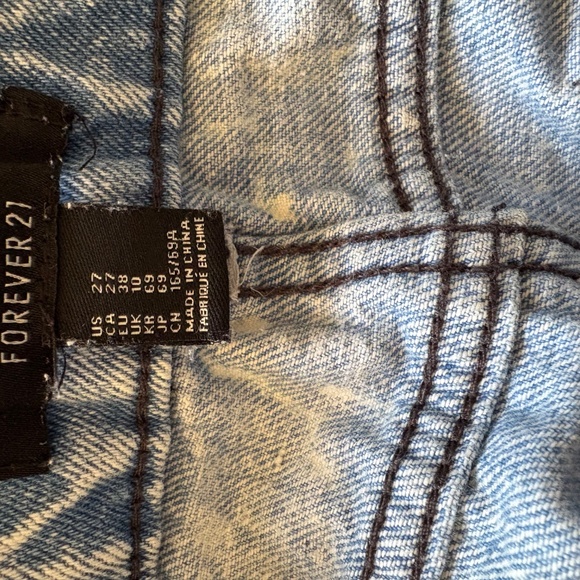 Forever 21 cut off shorts - Picture 4 of 4